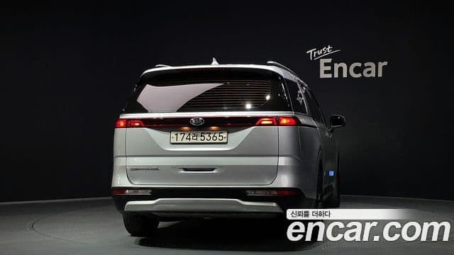 Kia Carnival 2020 — ფოტო 4/20