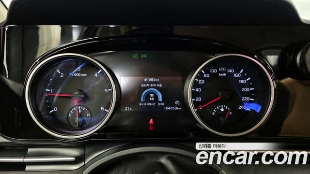 Kia Carnival 2020 — ფოტო 8/20