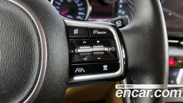 Kia Carnival 2020 — ფოტო 18/20