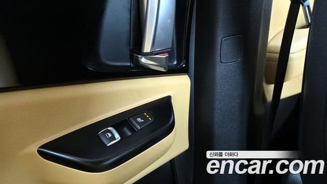 Kia Carnival 2020 — ფოტო 19/20
