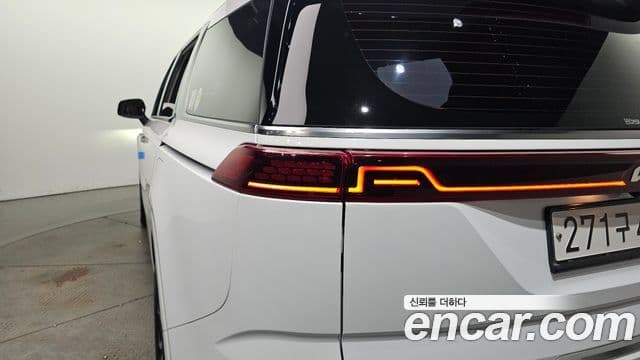 Kia Carnival 2022 — Photo 21/33