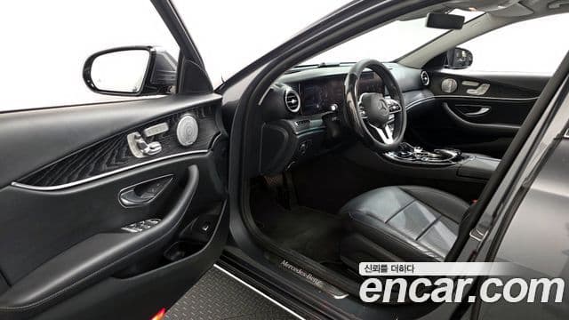 Mercedes-Benz E-Class 2019 — Şəkil 10/20