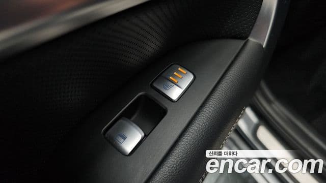 Genesis G70 2018 — ფოტო 17/20