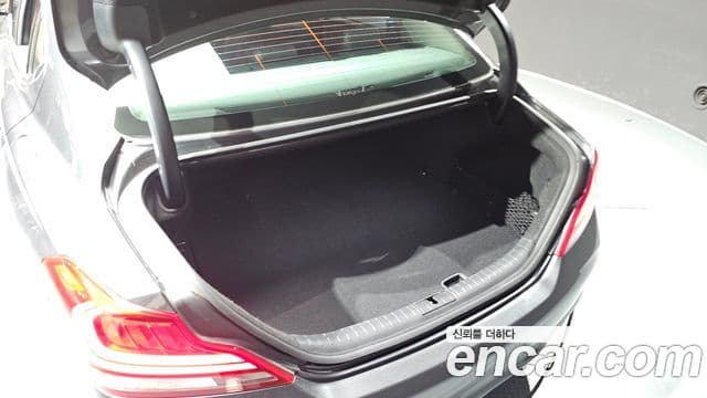 Genesis G70 2018 — ფოტო 20/20