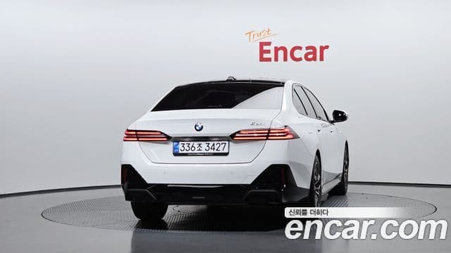 BMW 5 Series 2025 — Şəkil 3/20