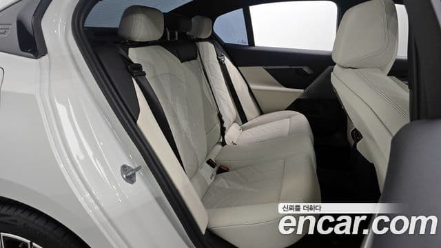 BMW 5 Series 2025 — Şəkil 11/20