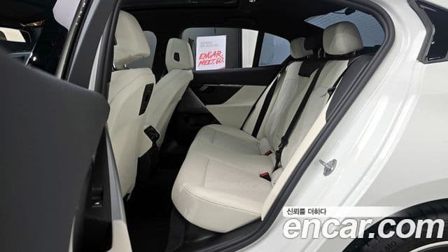 BMW 5 Series 2025 — Şəkil 12/20