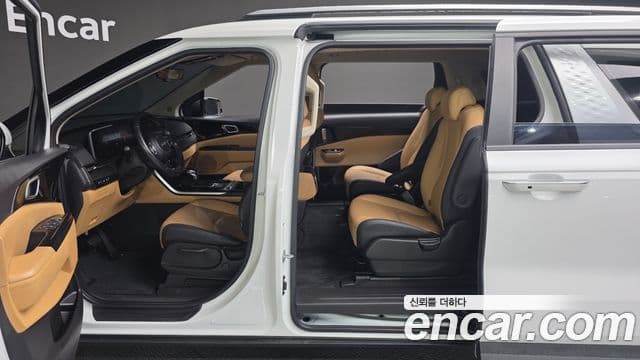 Kia Carnival 2022 — Фото 16/20