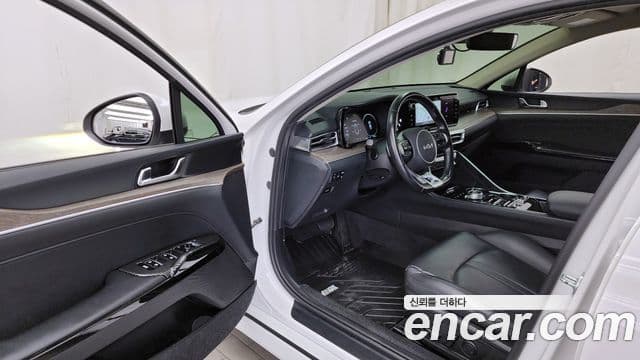 Kia K5 2022 — ფოტო 10/20