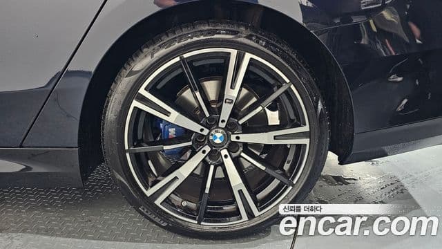 BMW 5 Series 2025 — Photo 31/44