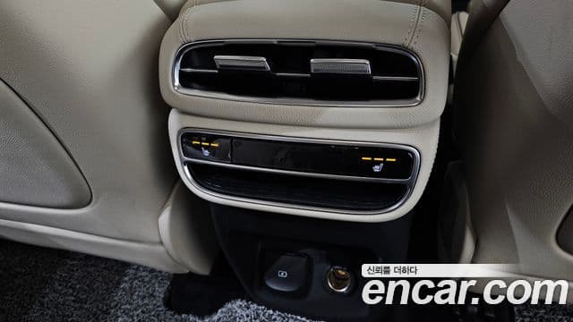 Genesis GV80 2023 — ფოტო 19/20