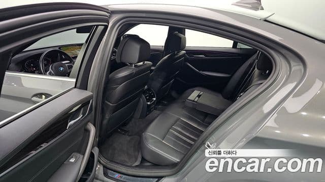 BMW 5 Series 2021 — ფოტო 12/20