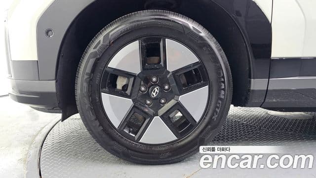 Hyundai Santa Fe 2023 — ფოტო 3/20