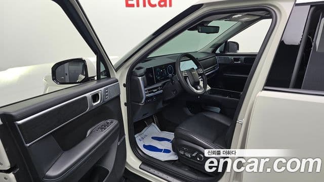 Hyundai Santa Fe 2023 — ფოტო 18/20