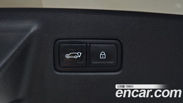 Hyundai Santa Fe 2023 — Photo 19/20