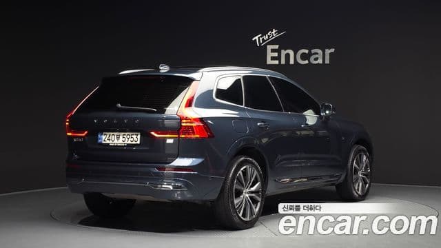 Volvo XC60 2022 — Şəkil 2/20