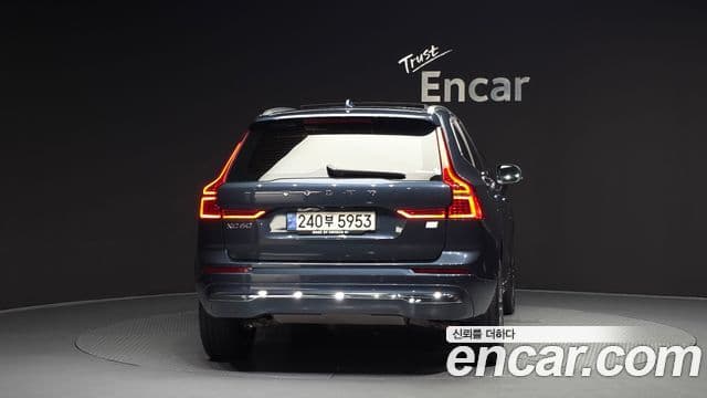 Volvo XC60 2022 — Şəkil 4/20