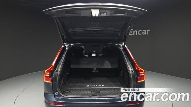 Volvo XC60 2022 — Şəkil 20/20