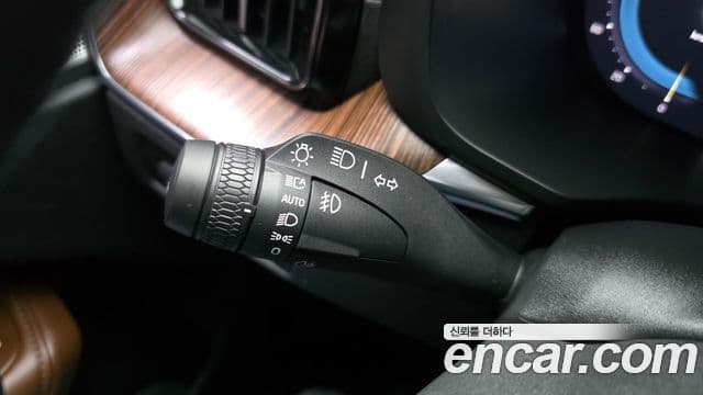 Volvo XC60 2022 — Şəkil 5/32