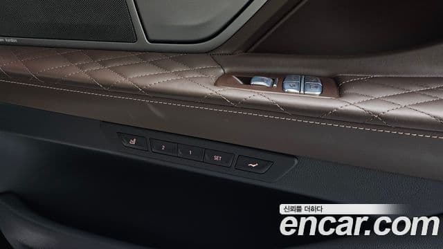 BMW 7 Series 2020 — ფოტო 18/20