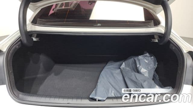 Hyundai Sonata 2019 — ფოტო 18/20