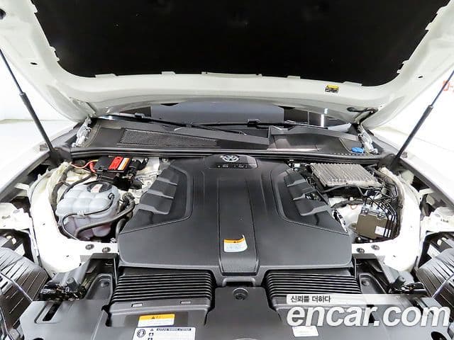 Volkswagen Touareg 2020 — ფოტო 20/20