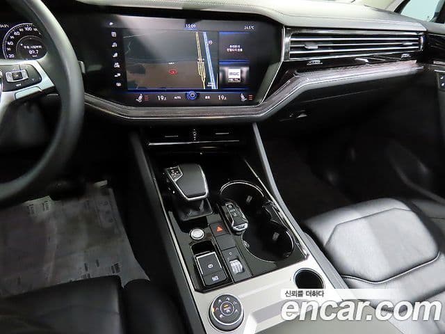 Volkswagen Touareg 2020 — ფოტო 12/20