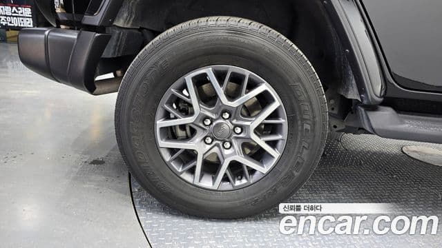 Jeep Wrangler 2021 — ფოტო 5/20
