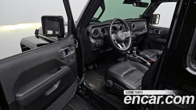 Jeep Wrangler 2021 — ფოტო 10/20