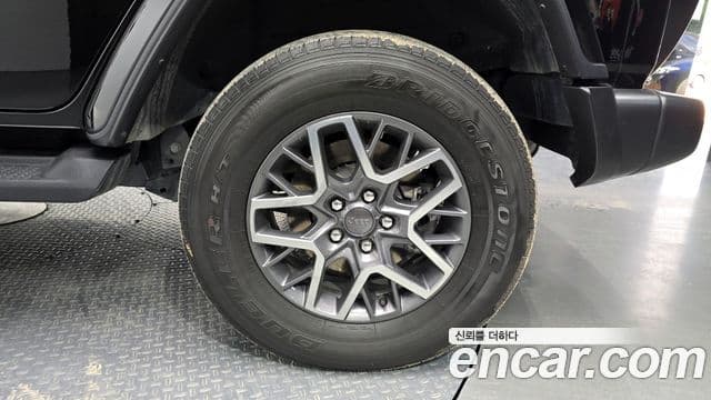 Jeep Wrangler 2021 — ფოტო 12/34