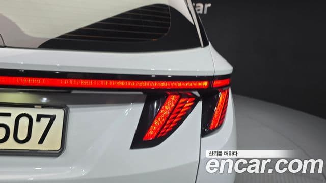 Hyundai Tucson Hybrid 2022 — Photo 21/31