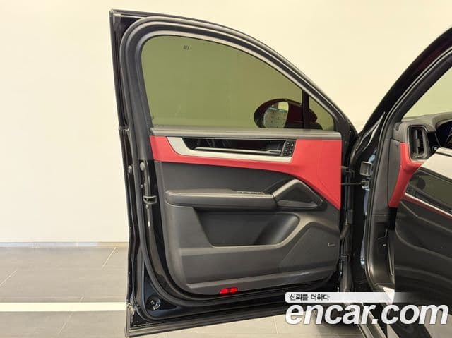 Porsche Cayenne 2023 — Şəkil 7/20