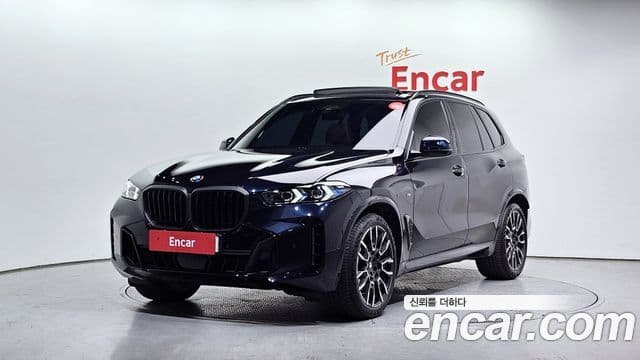 BMW X5 2025 — Фото 1/20