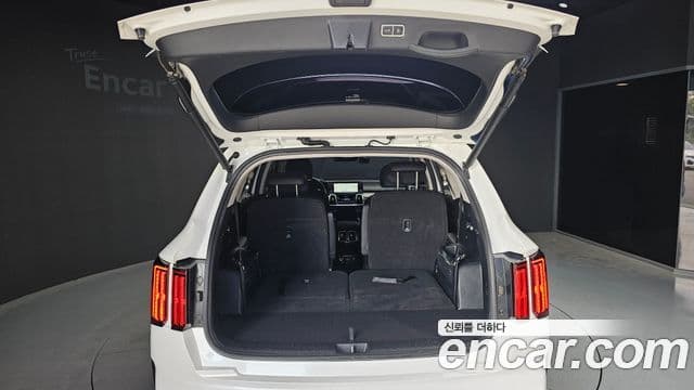 Kia Sorento 2022 — ფოტო 17/20