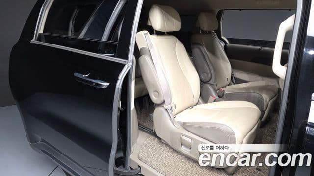 Kia Carnival 2020 — Şəkil 12/20
