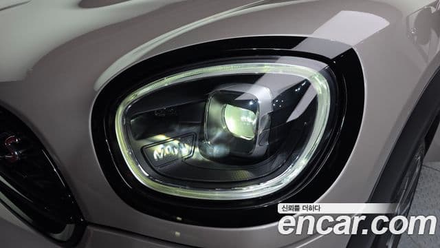 Mini Cooper S Countryman 2023 — Photo 30/32