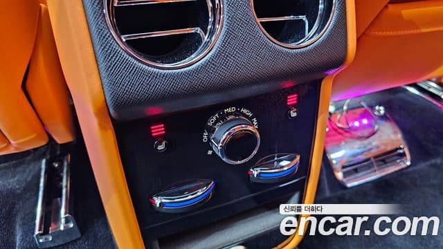 Rolls-Royce Cullinan 2022 — ფოტო 20/20