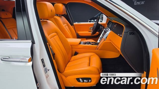 Rolls-Royce Cullinan 2022 — ფოტო 21/34