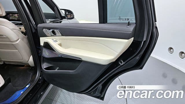 BMW X7 2025 — Photo 22/38