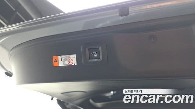 Toyota Alphard 2025 — Photo 16/32