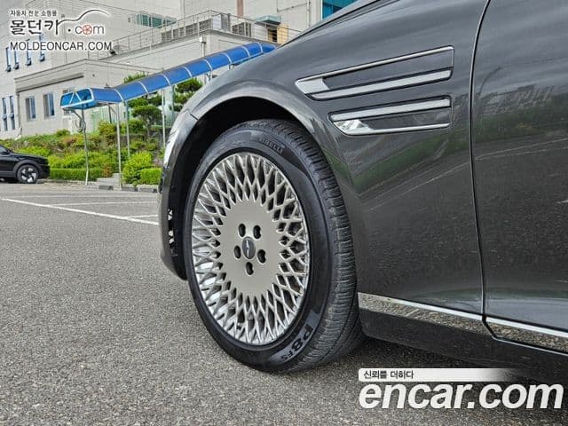 Genesis Electrified G80 2022 — ფოტო 18/18