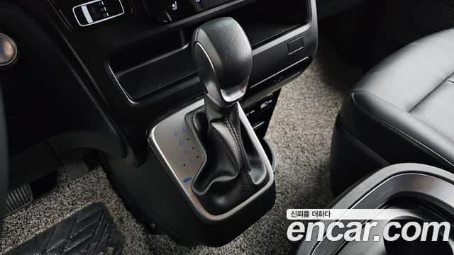 Hyundai Staria 2023 — Şəkil 9/20