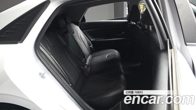 Hyundai The New Avante Hybrid 2021 — ფოტო 19/20