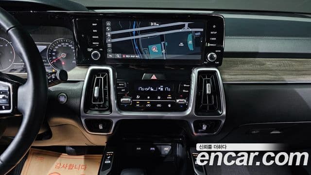 Kia Sorento 2022 — ფოტო 13/20