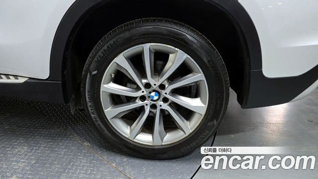 BMW X6 2018 — ფოტო 15/20