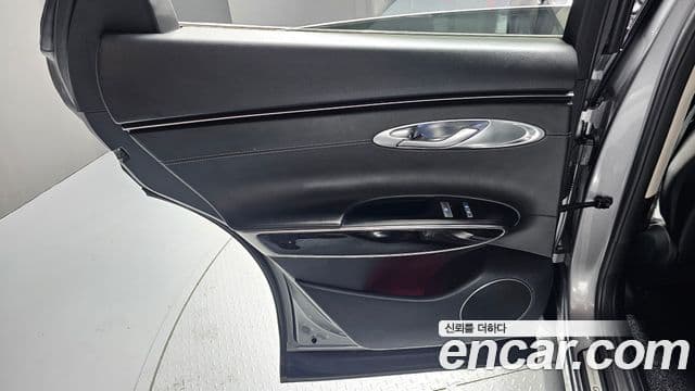 Genesis GV70 2021 — Şəkil 26/31