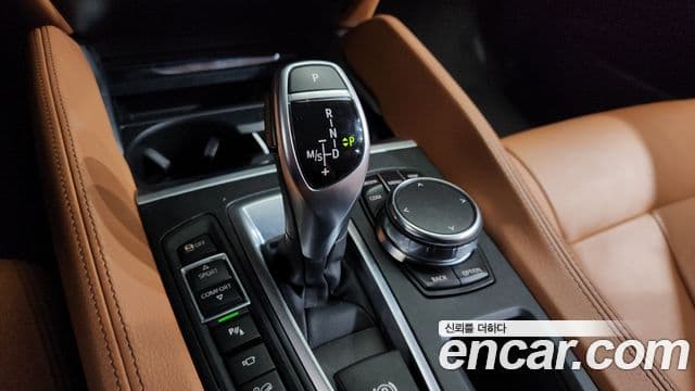BMW X6 2018 — Şəkil 9/20