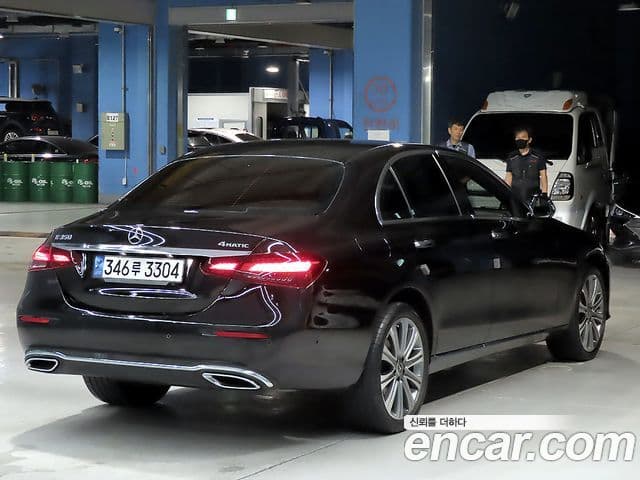 Mercedes-Benz E-Class 2023 — ფოტო 1/20