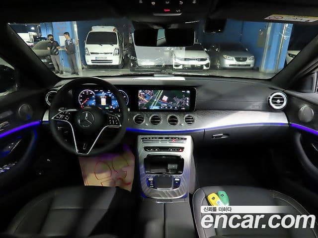 Mercedes-Benz E-Class 2023 — ფოტო 6/20