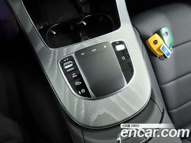 Mercedes-Benz E-Class 2023 — ფოტო 14/20